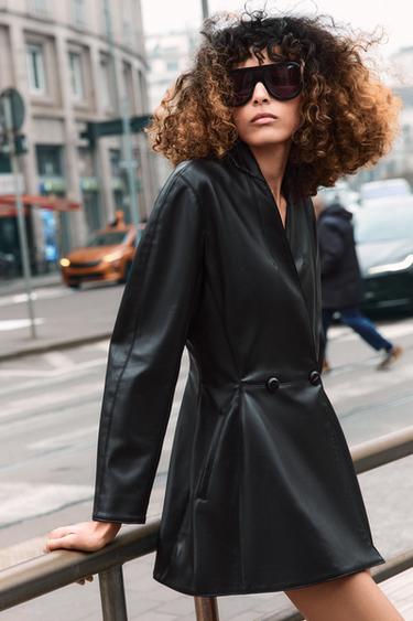 FITTED LEATHER-EFFECT BLAZER - Black by Zara