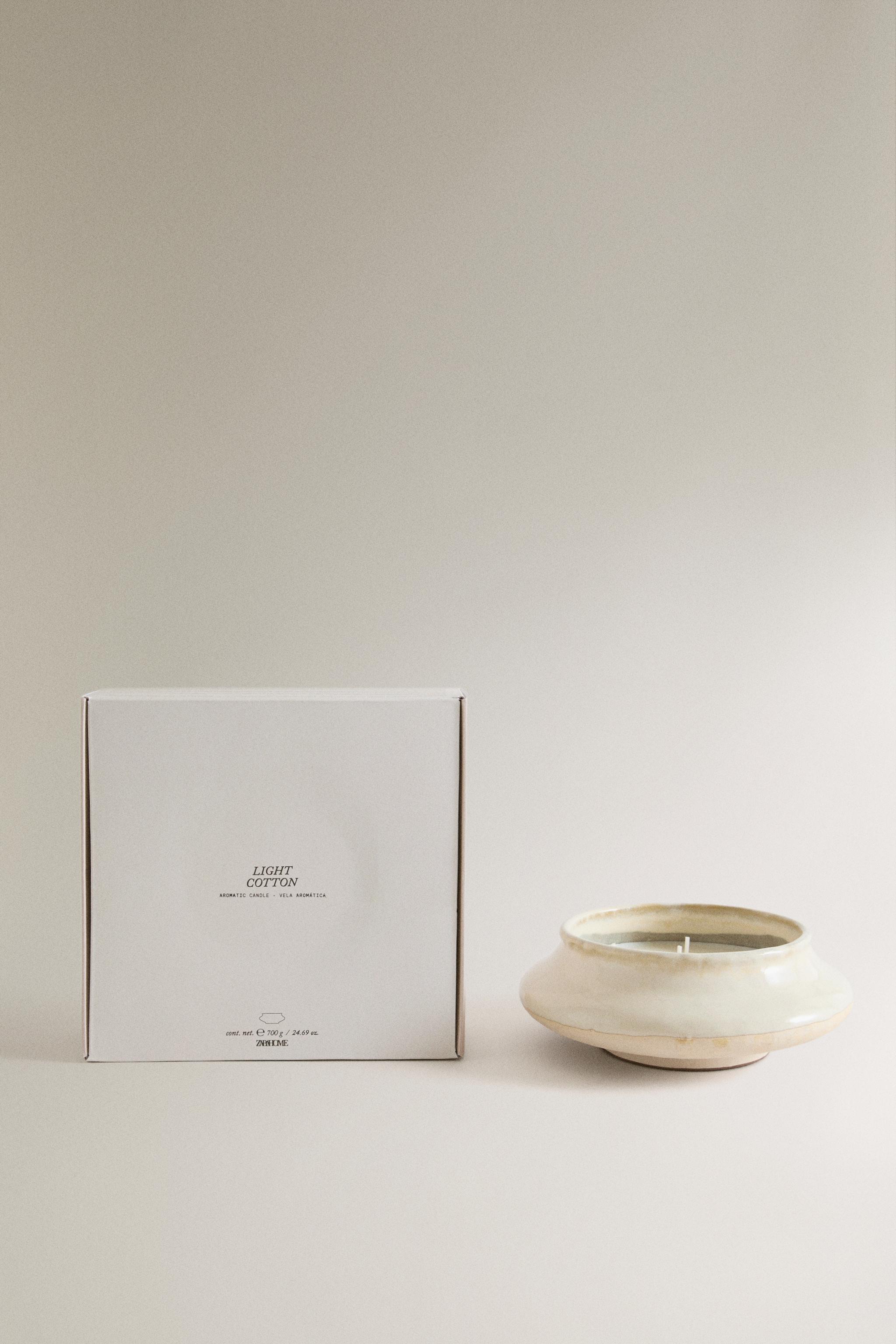 G) LIGHT COTTON SCENTED CANDLE