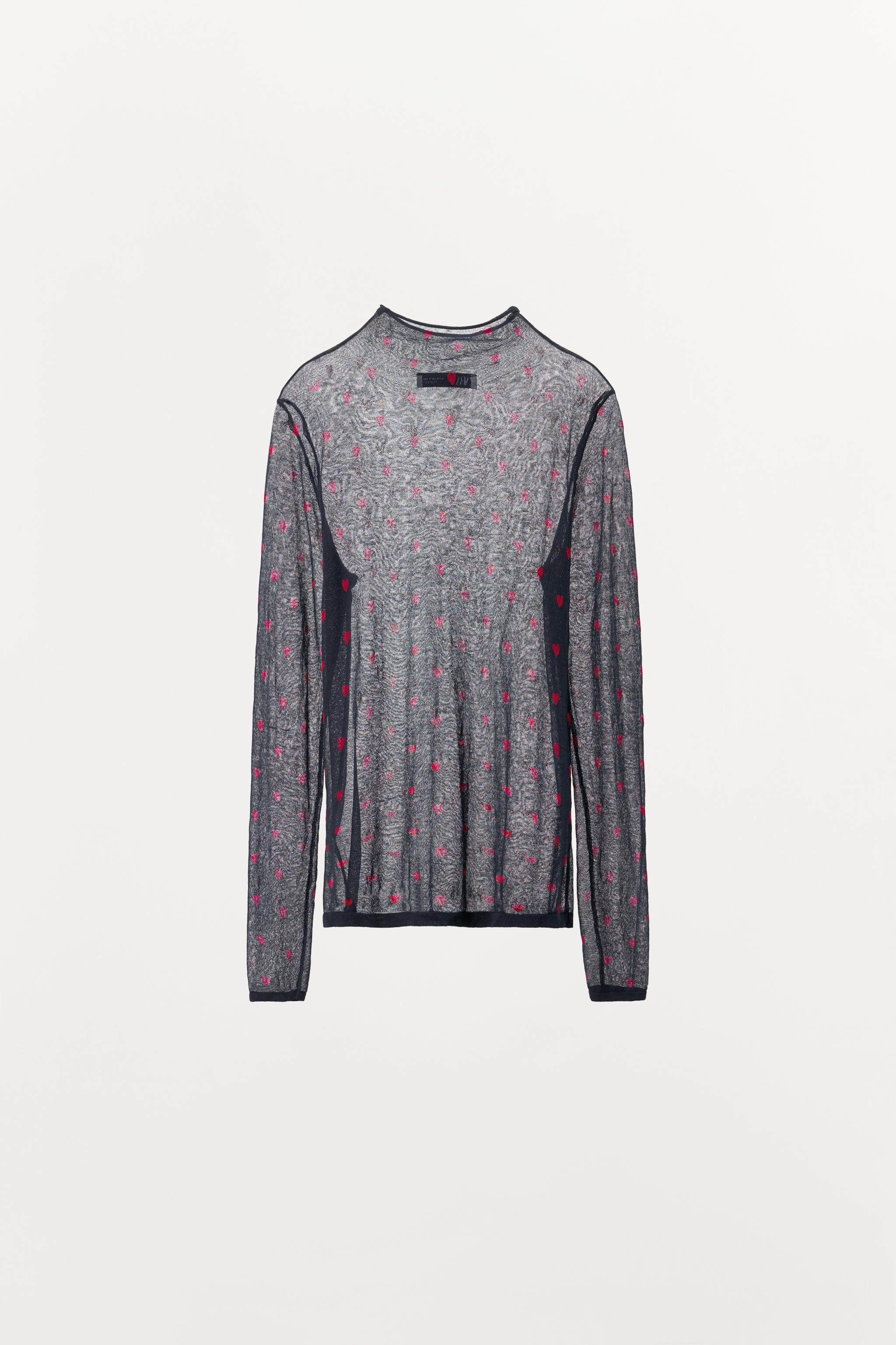 TOP EN MAILLE FINE À CŒURS
