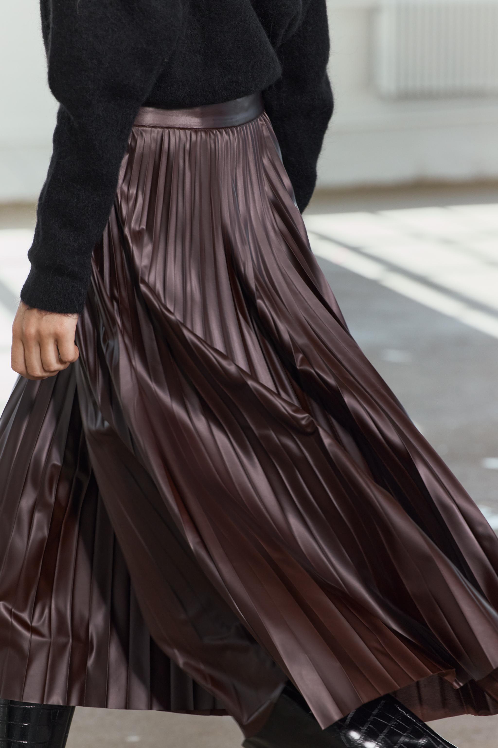 Pleated midi skirt burgundy hotsell