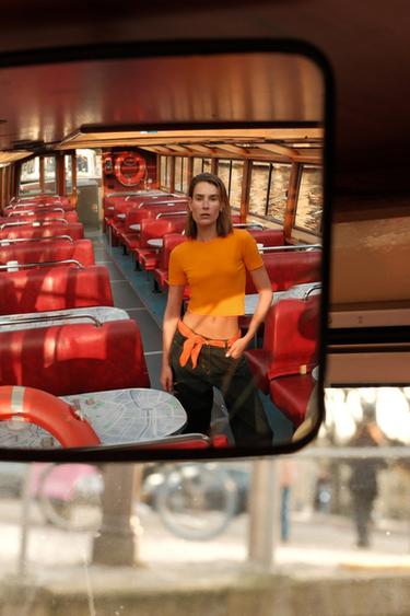 CROPPED T-SHIRT MET KORTE MOUWEN - Oranje van Zara