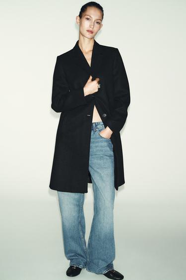 ABRIGO HOMBRERAS SOFT - Negro de Zara