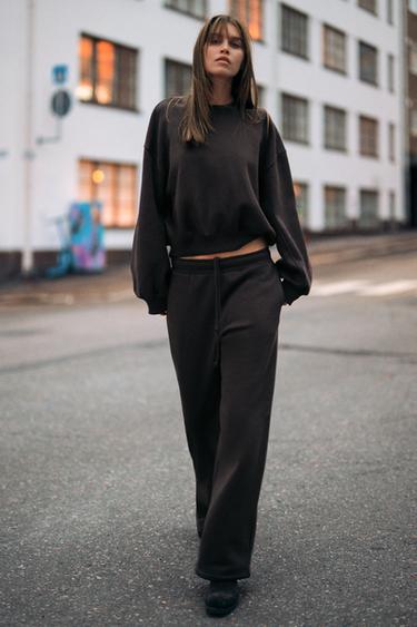 PANTALON EN MOLLETON BASIQUE DROIT À OURLET AJUSTABLE - Marron de Zara