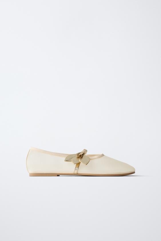 SAPATILHA EM ORGANZA COM FLOR - Branco-cru da Zara - Imagem 0