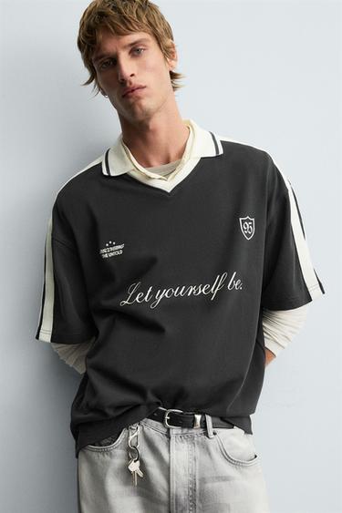 POLOSKJORTE MED RETRO FODBOLDPRINT - Sort fra Zara