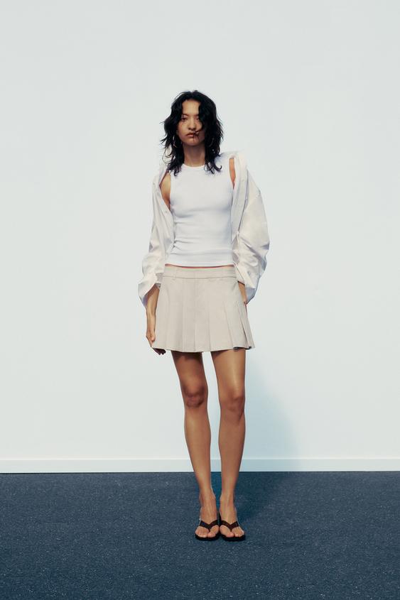 JUPE-SHORT À PLIS PLATS - Gris clair de Zara - Image 0