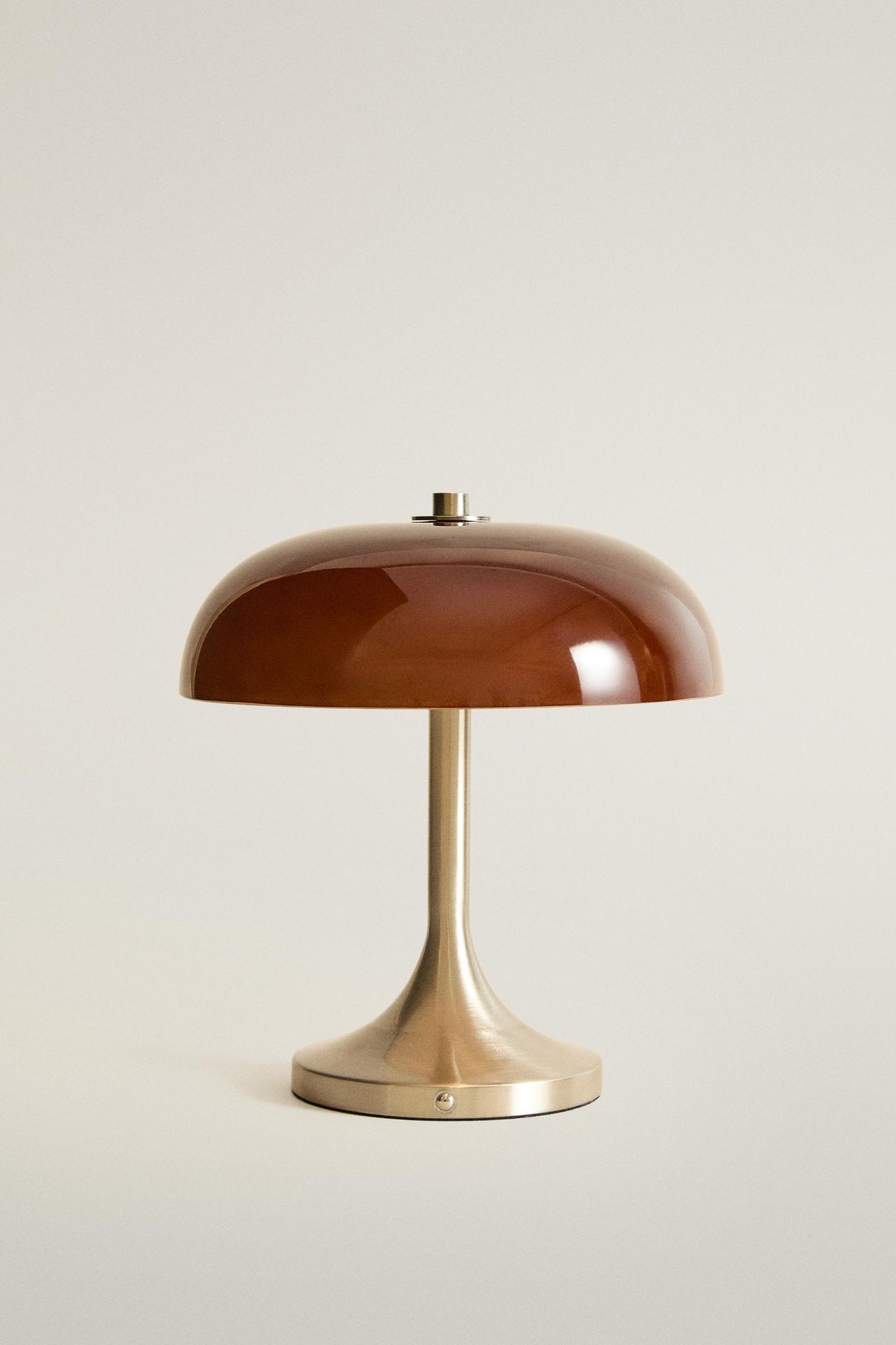 WIRELESS METAL HEMISPHERICAL MINI LAMP — Burgundy