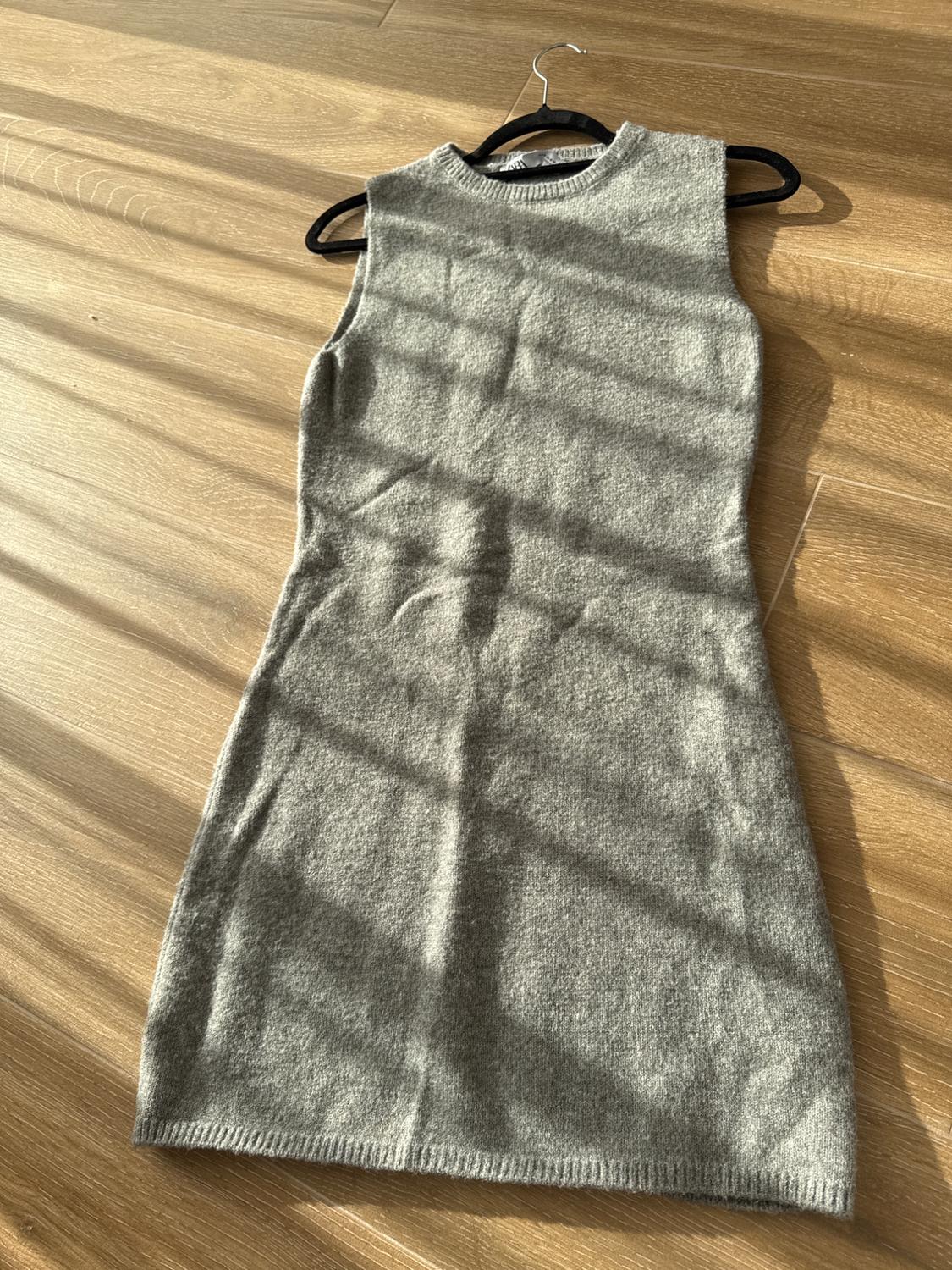 KNIT MINI DRESS