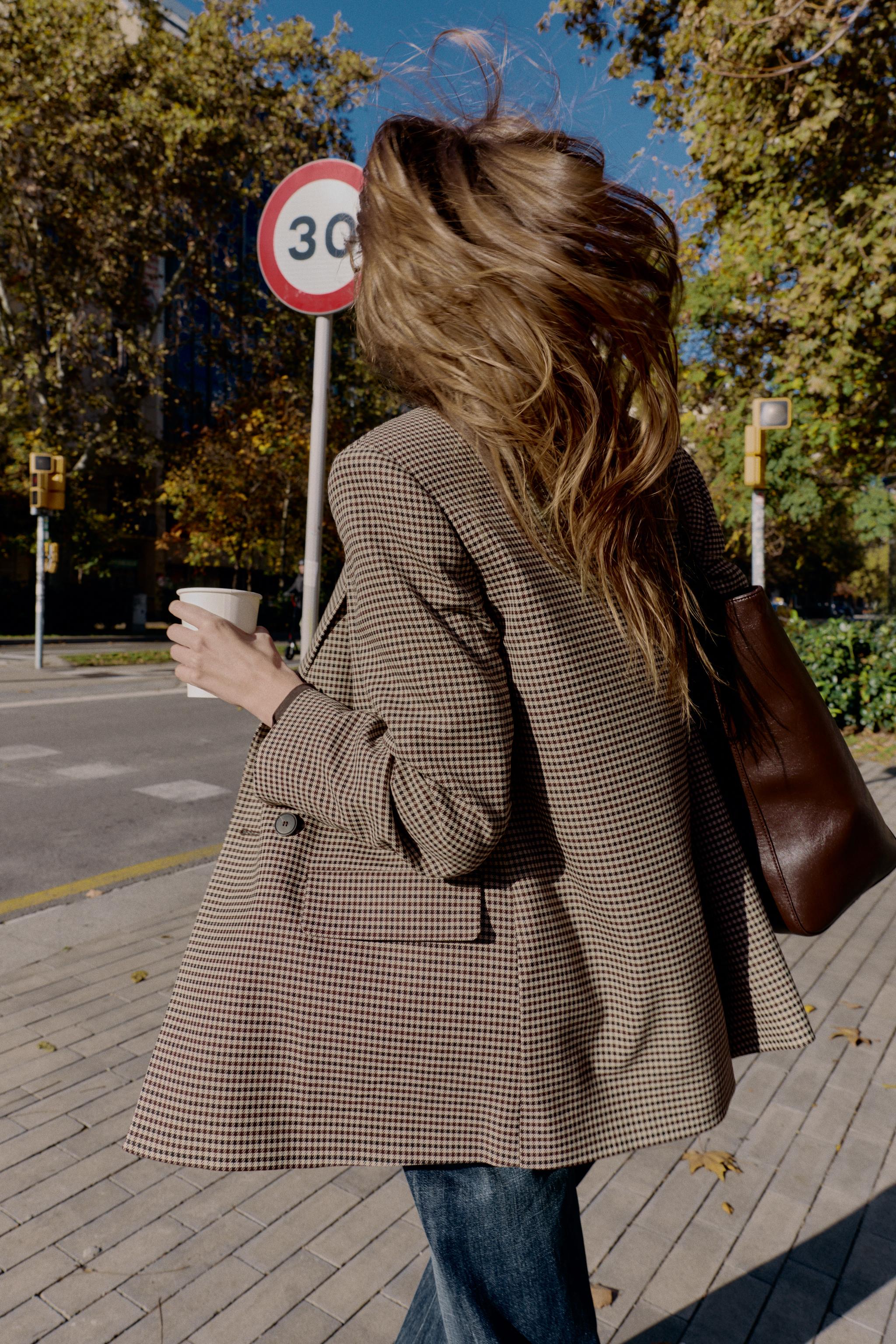 OVERSIZED DOUBLE-BREASTED BLAZER