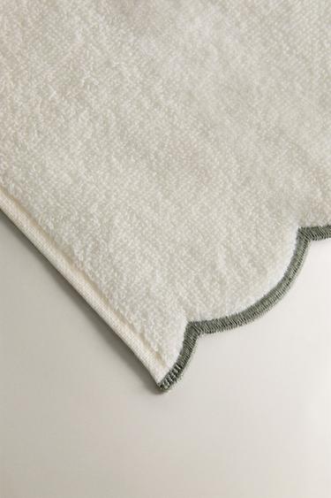 PACK SERVIETTES DE TOILETTE DÉTAIL ONDES (PACK DE 3) - Vert moyen de Zara - Image 2