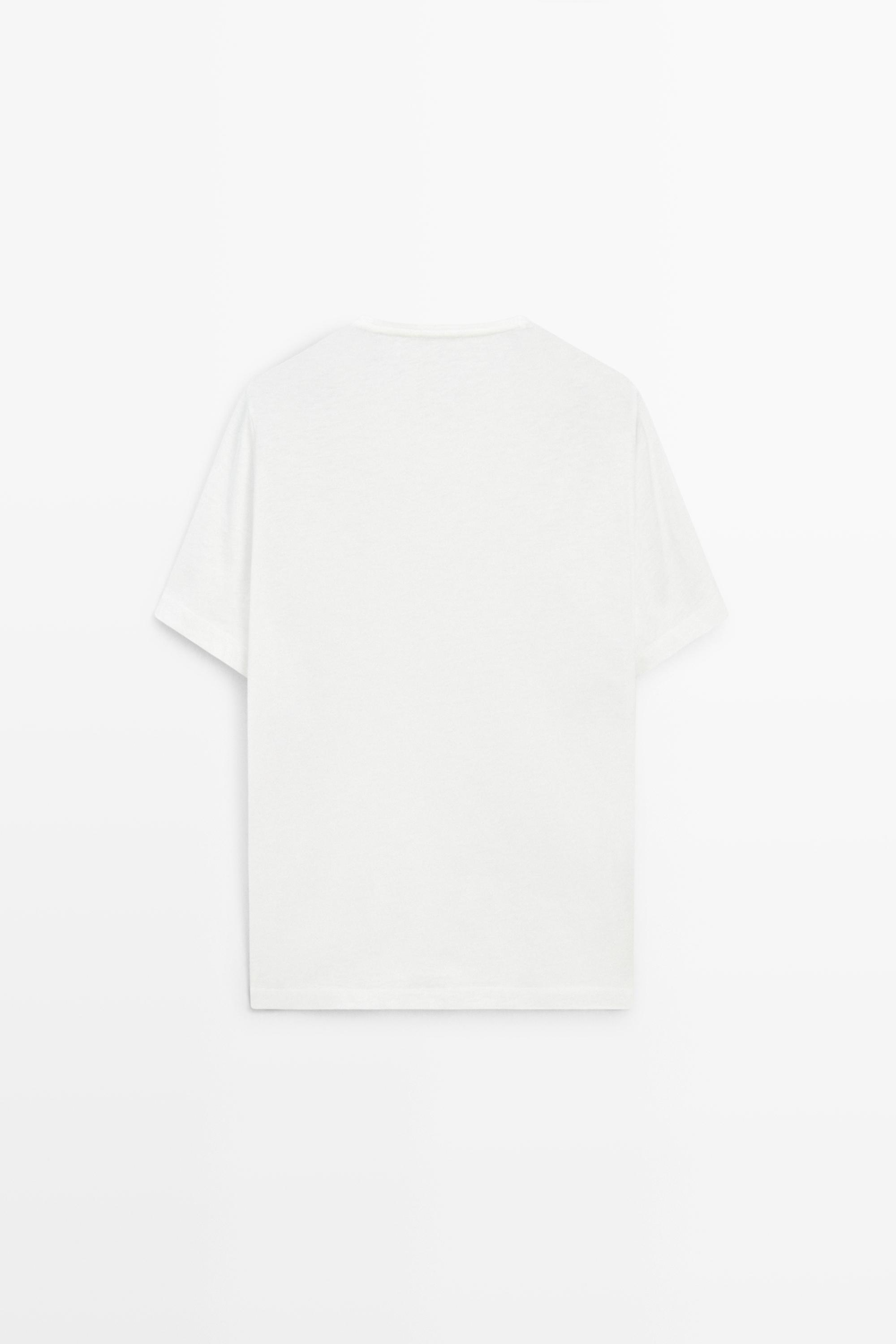 Short sleeve T-shirt with pocket detail