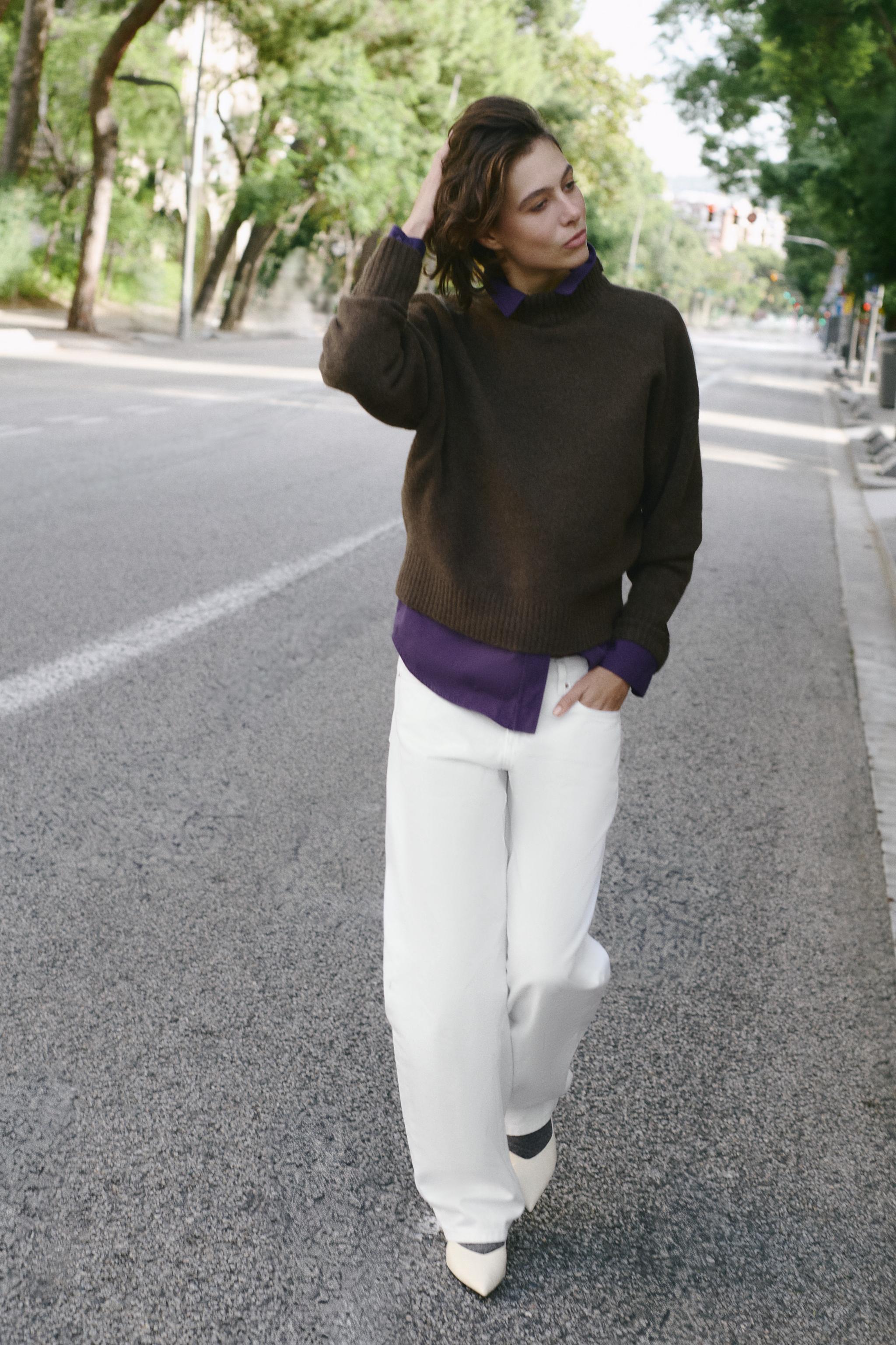 SOFT KNIT SWEATER
