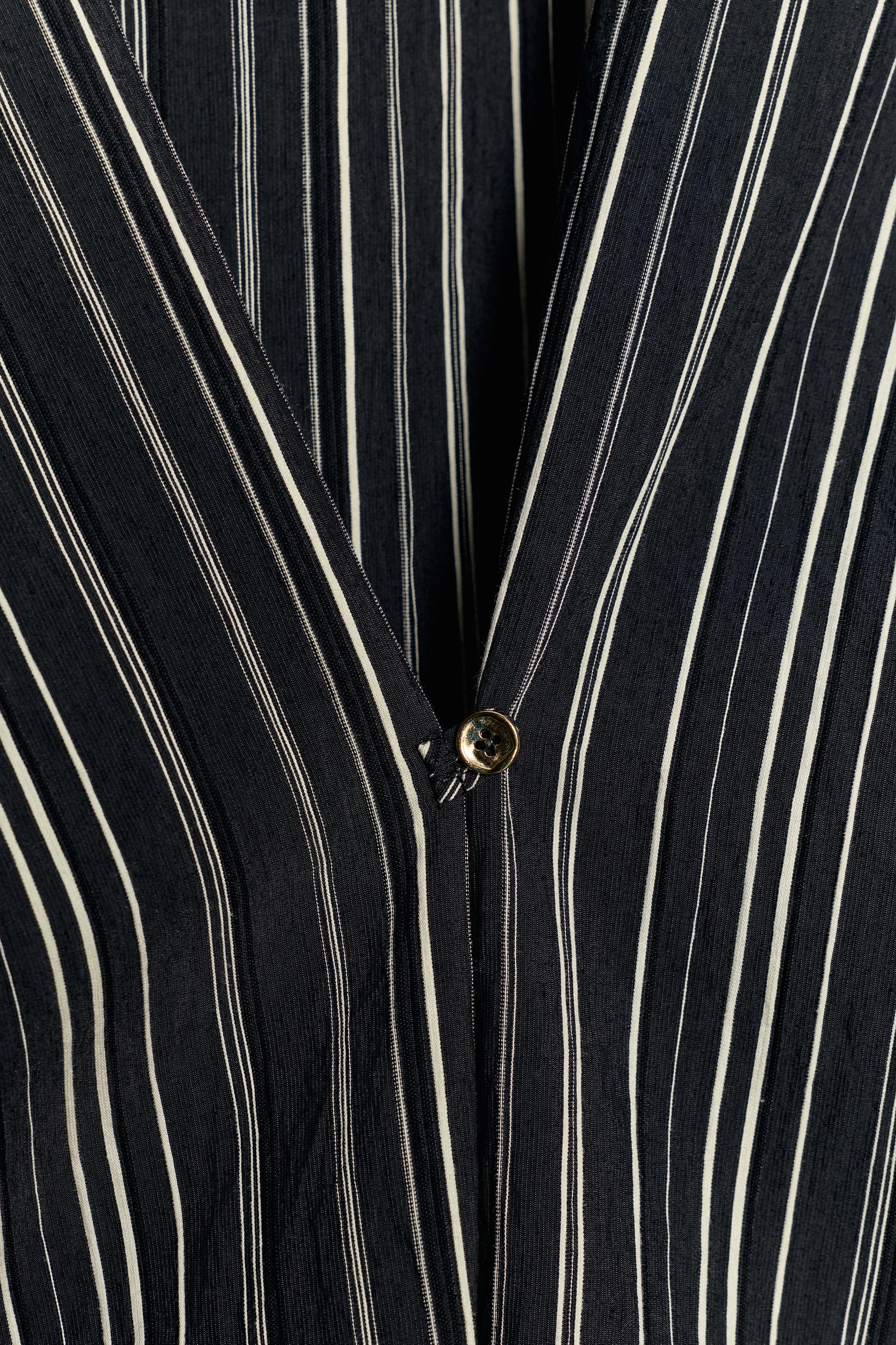 STRIPED THREE-QUARTER SLEEVE SHIRT