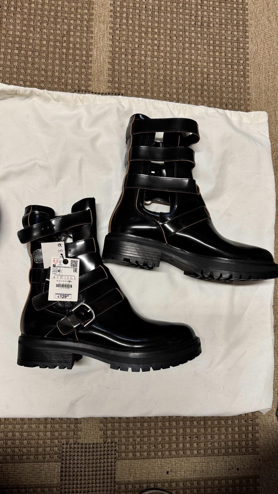 LEATHER CUT-OUT ANKLE BOOTS WITH BUCKLES - Image 4