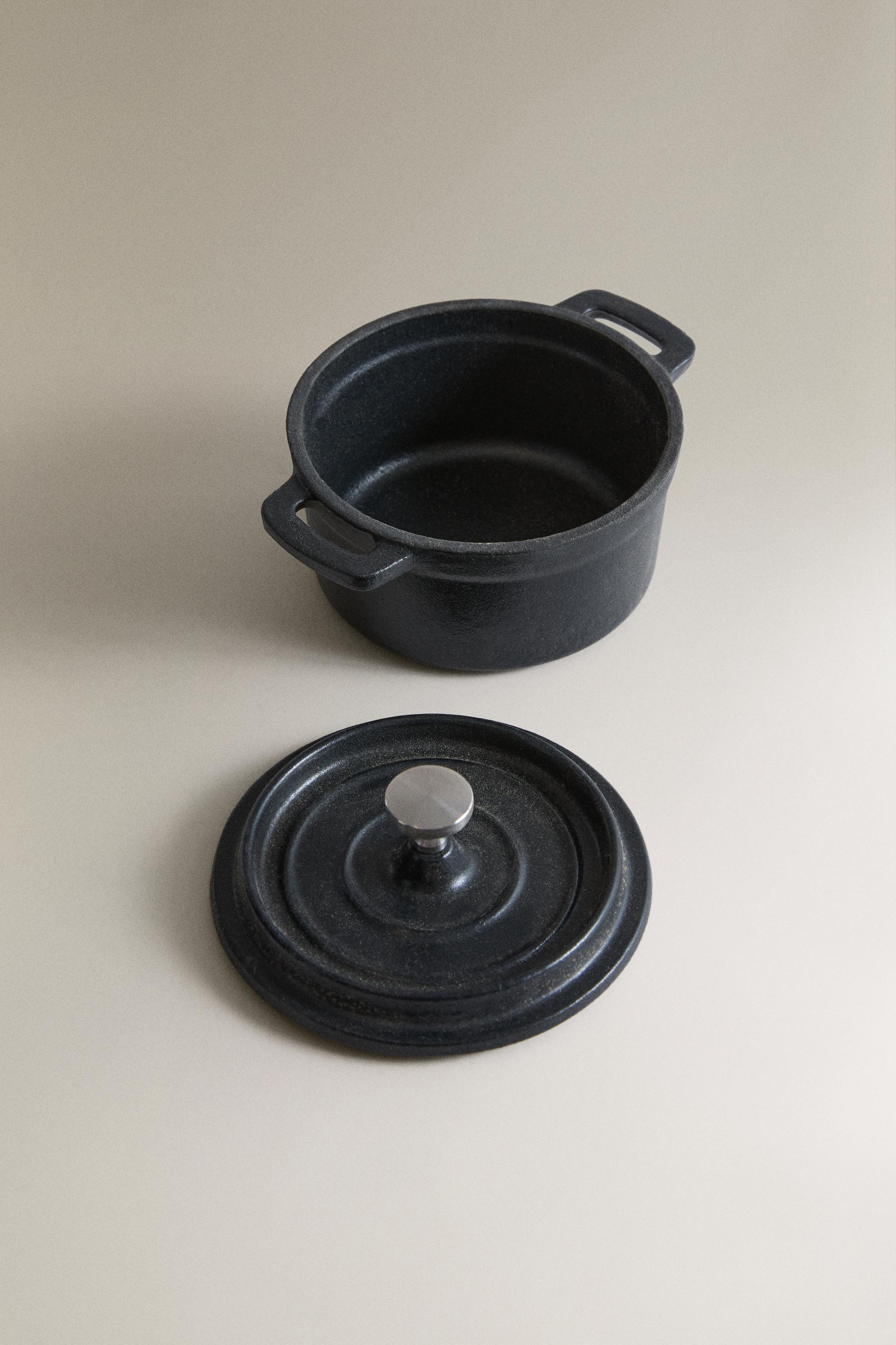 CAST IRON COCOTTE POT