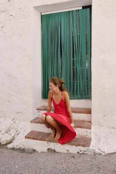 ROBE MI-LONGUE SATINÉE FANTAISIE - Fraise de Zara - Image 9