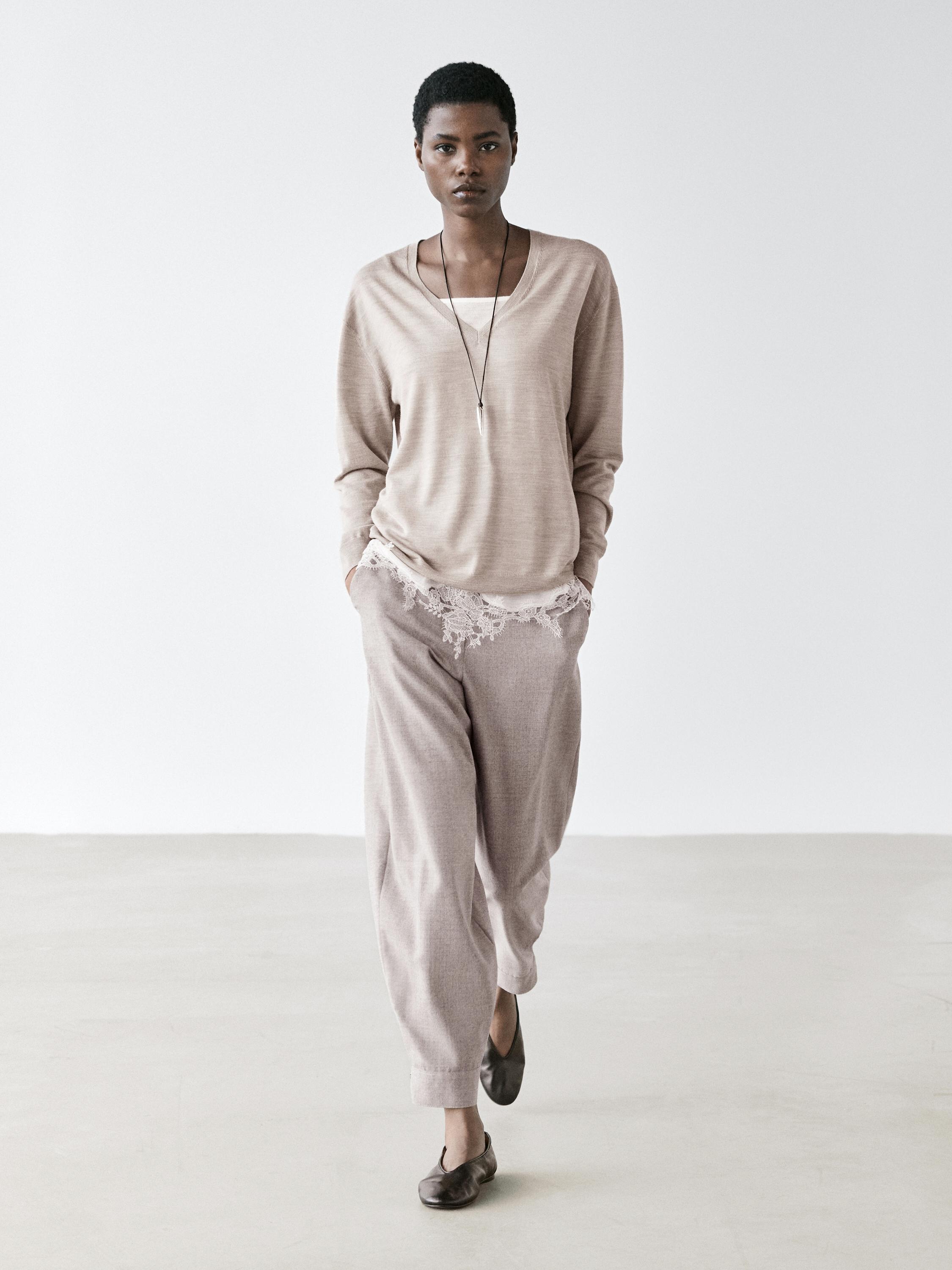 Oversize V-neck knit sweater