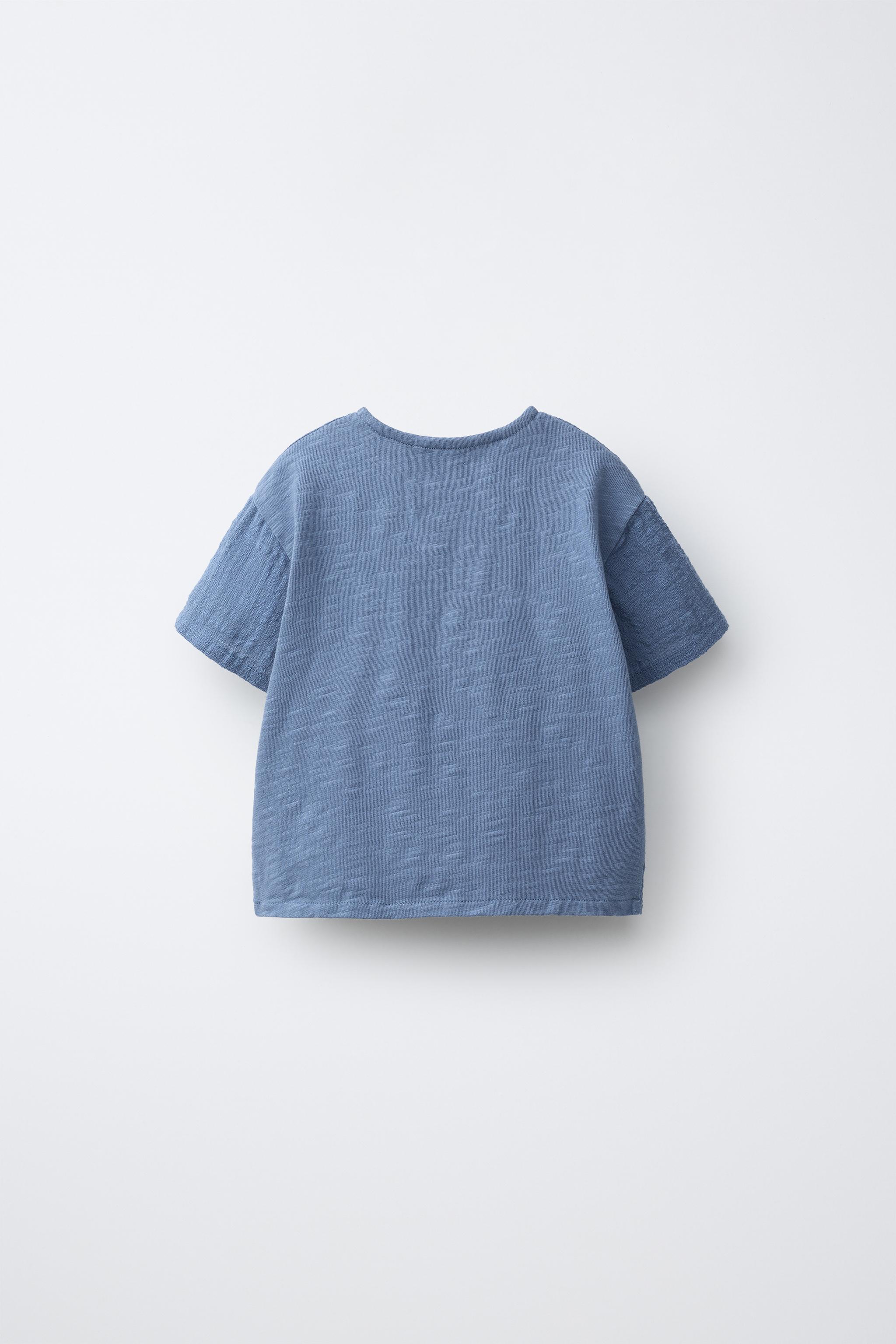 TEXTURED T-SHIRT