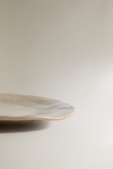ASSIETTE PLATE GRÈS IRRÉGULIÈRE - Gris taupe de Zara - Image 3
