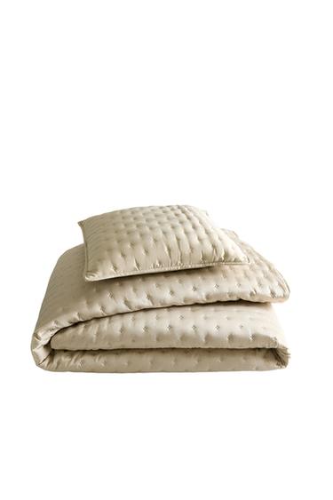 PLAIN QUILTED BEDSPREAD WITH KNOTS - Cava by Zara