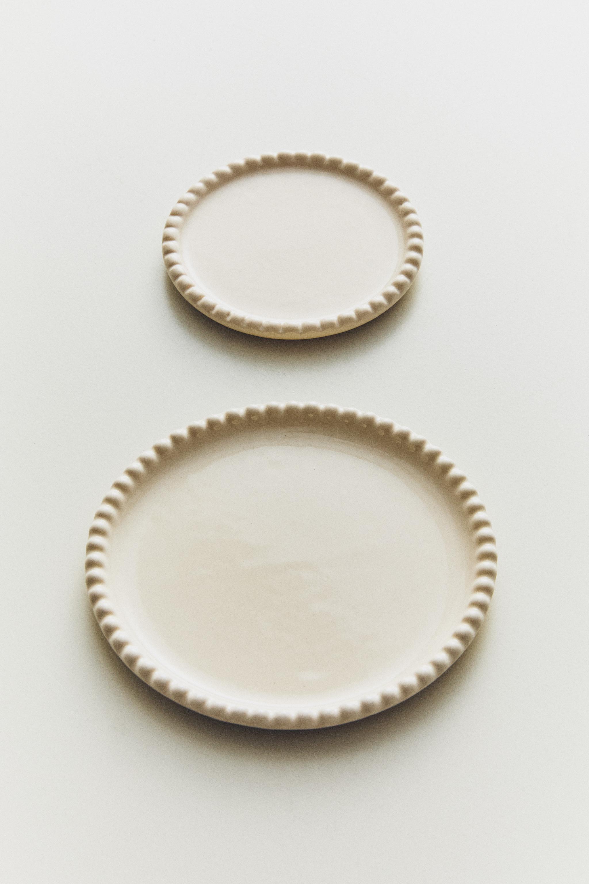 ROUND CERAMIC TRAY - Ecru | ZARA United States