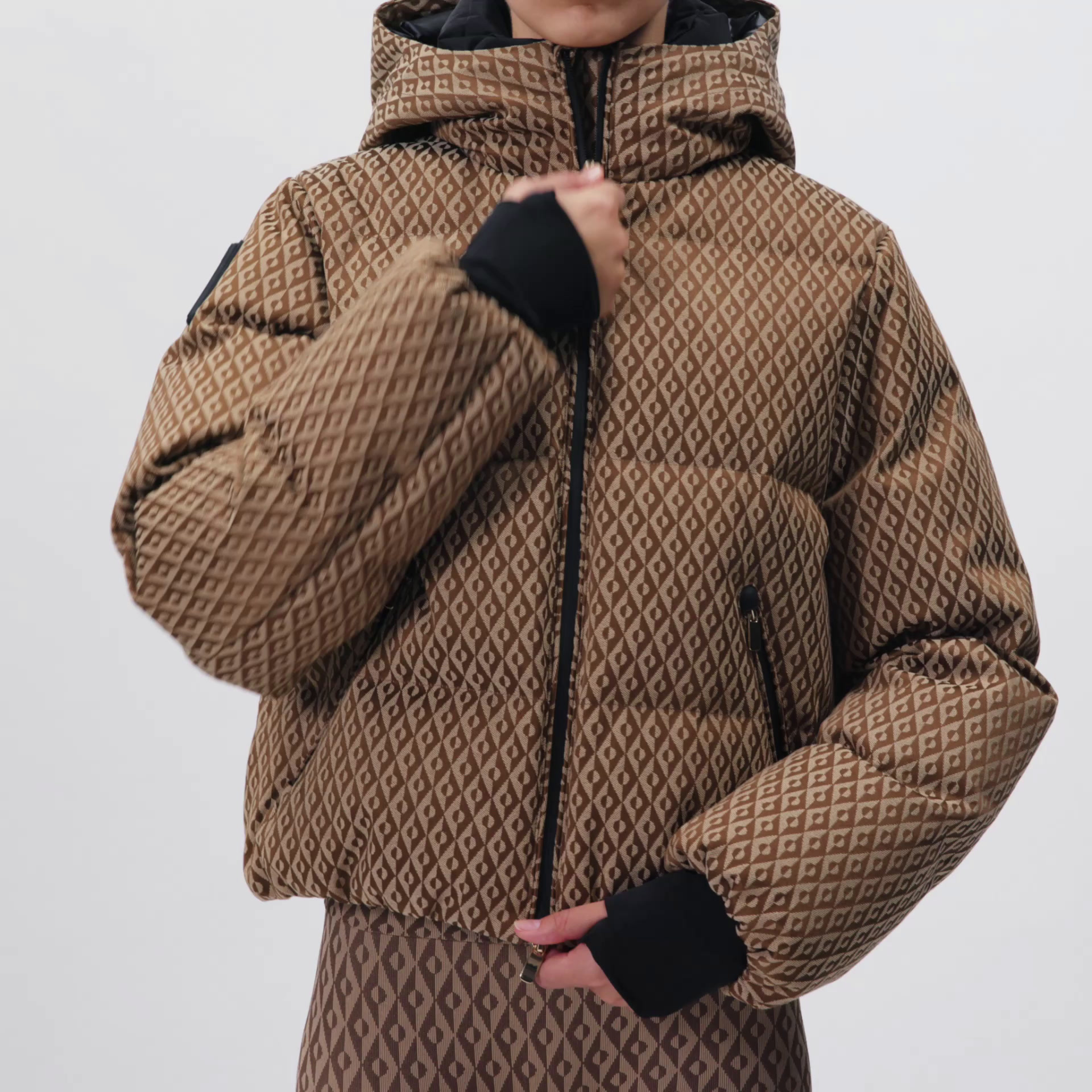 RECCO®テクノロジー スキーコレクション 耐水加工ウィンドブレーカー