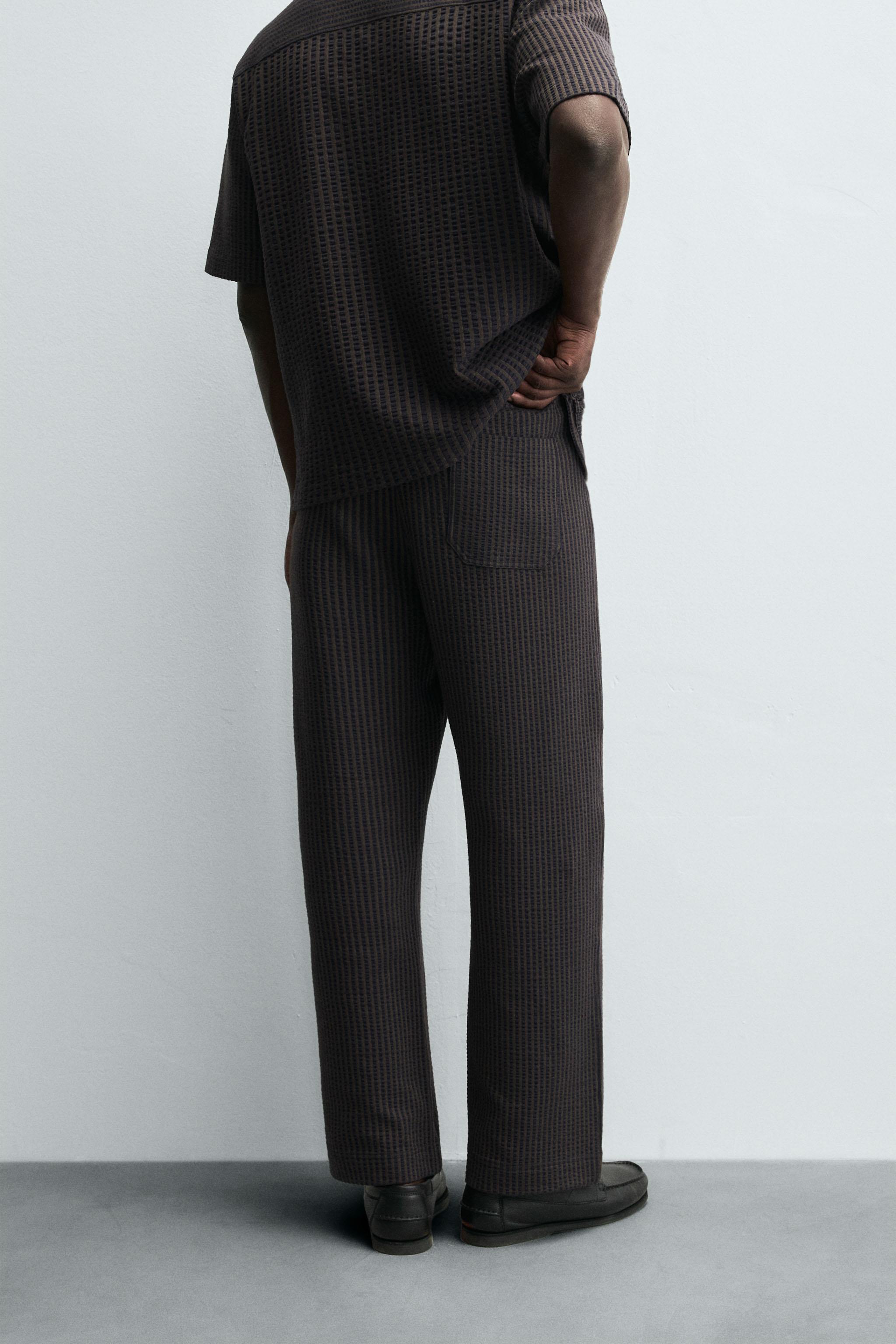 STRIPED SEERSUCKER COMFORT PANTS - Blue / White | ZARA