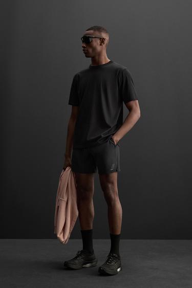 T-SHIRT D'ENTRAÎNEMENT COUPE DÉCONTRACTÉE - Noir de Zara - Image 3