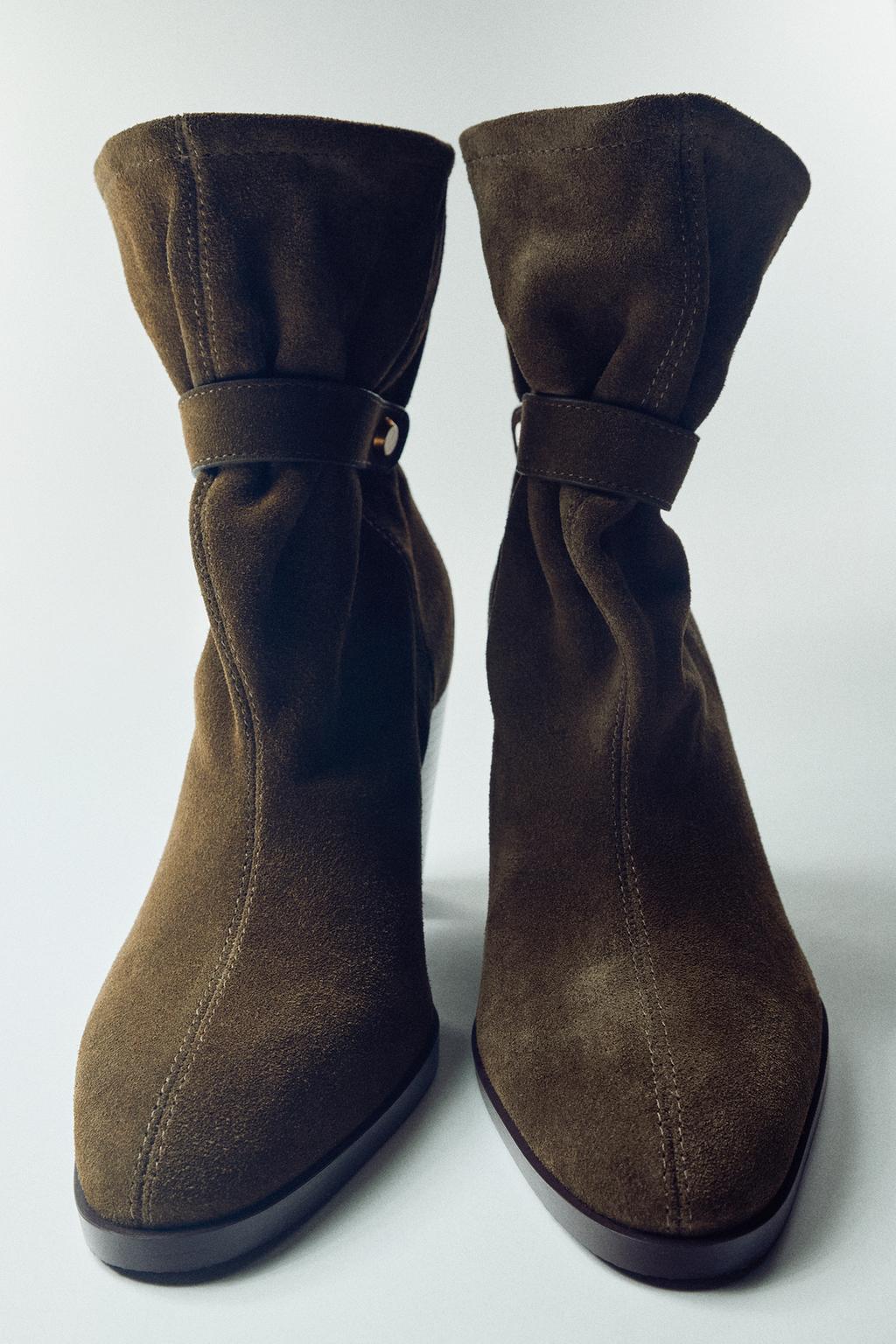 SPLIT SUEDE GATHERED ANKLE BOOTS