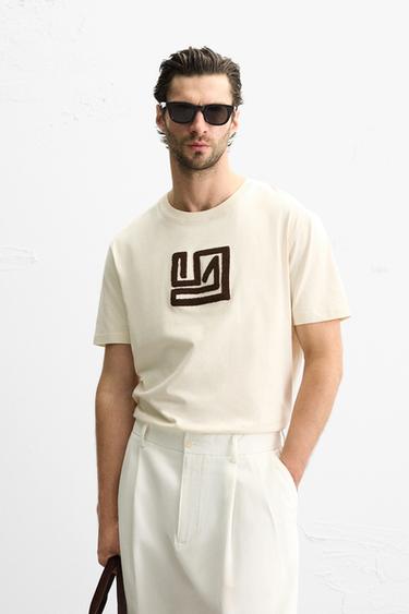 T-SHIRT BRODÉ CONTRASTE - Écru de Zara - Image 1