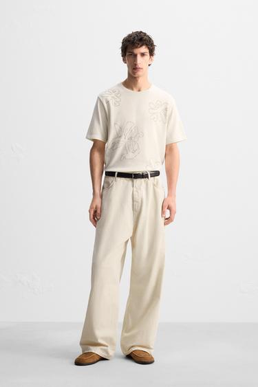 T-SHIRT WITH CONTRAST EMBROIDERY - Ecru by Zara