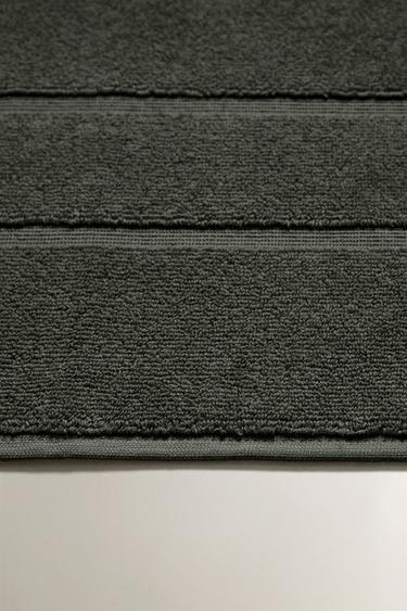 TAPIS DE BAIN COTON ANTIDÉRAPANT - Gris foncé de Zara - Image 3