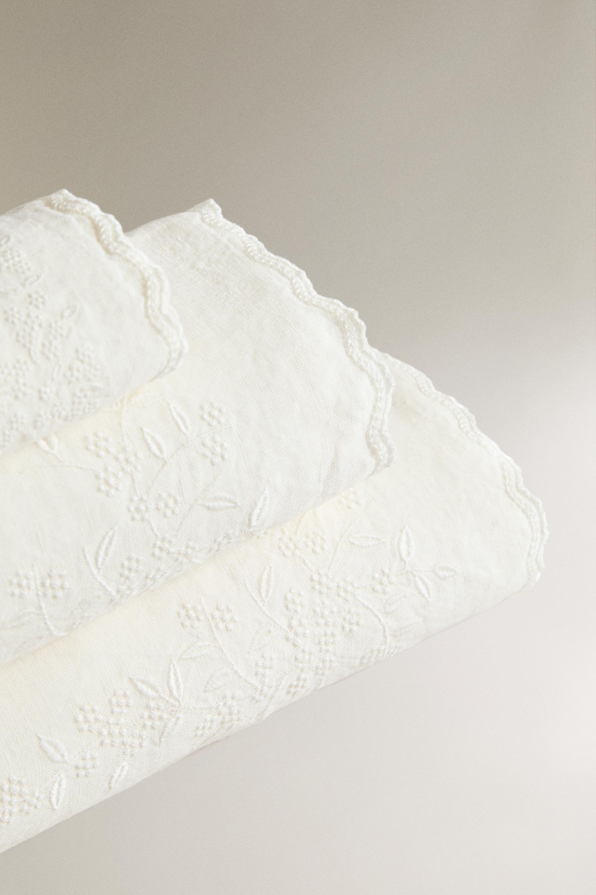 EMBROIDERED LINEN TOWEL — Ivory