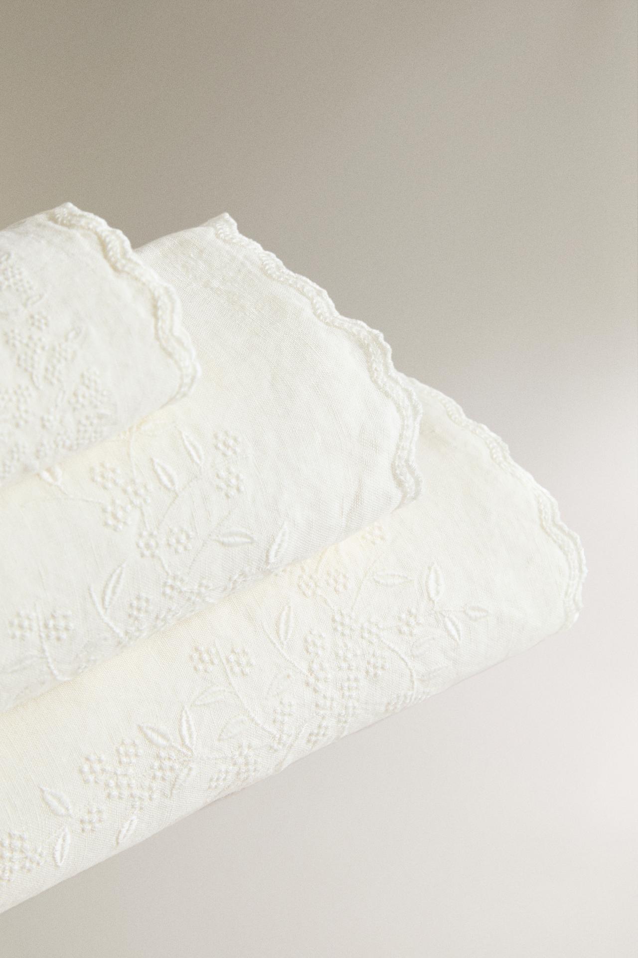 EMBROIDERED LINEN TOWEL — Ivory