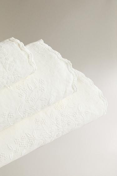 EMBROIDERED LINEN TOWEL — Ivory 2