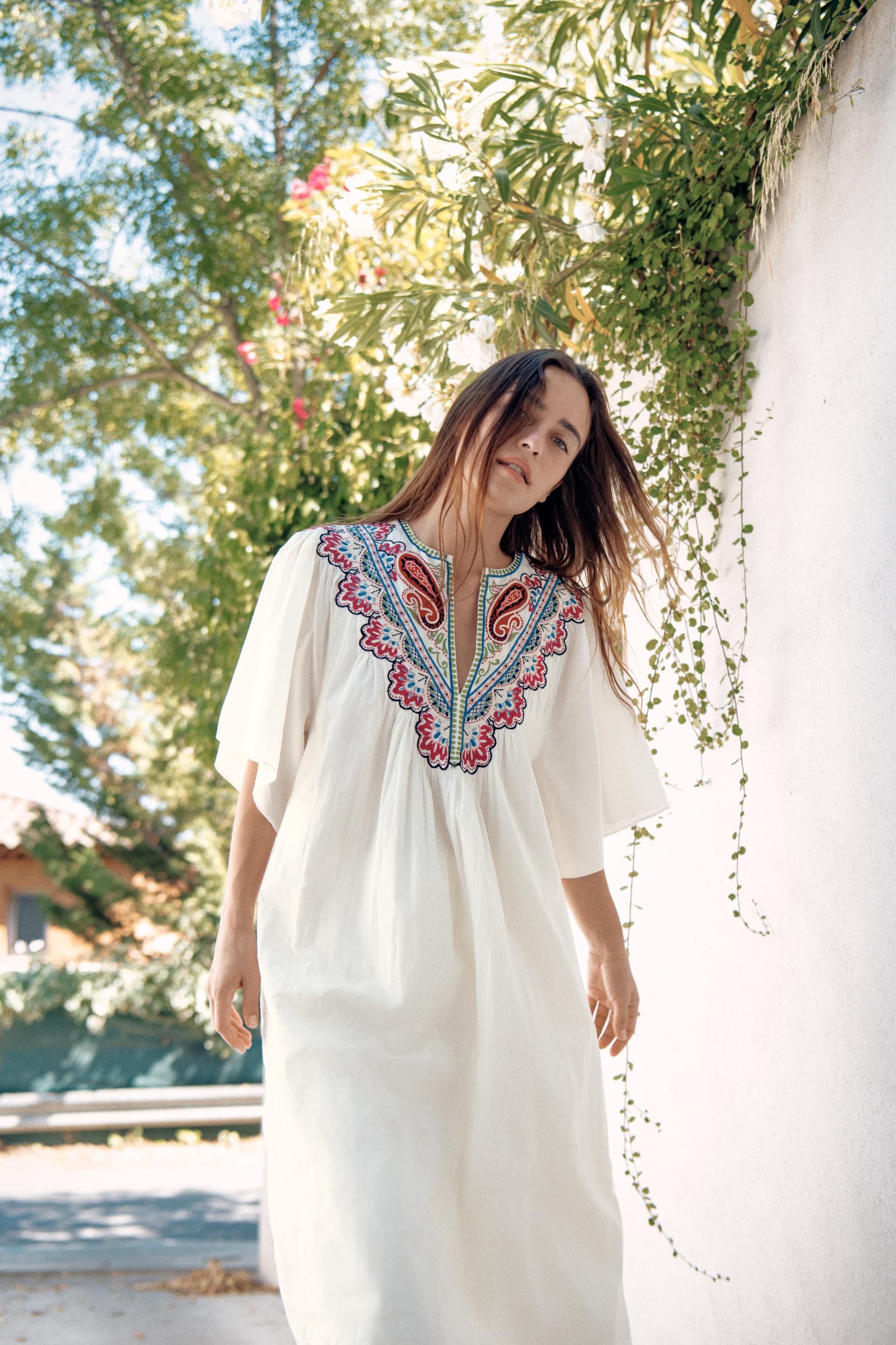 Женские платья Zara ZW COLLECTION EMBROIDERED MIDI DRESS