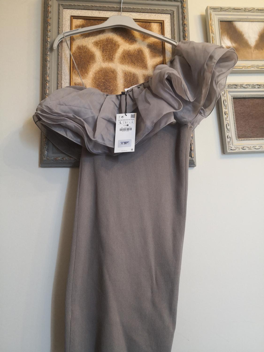 KNIT DRESS WITH ORGANZA RUFFLES - Image 2