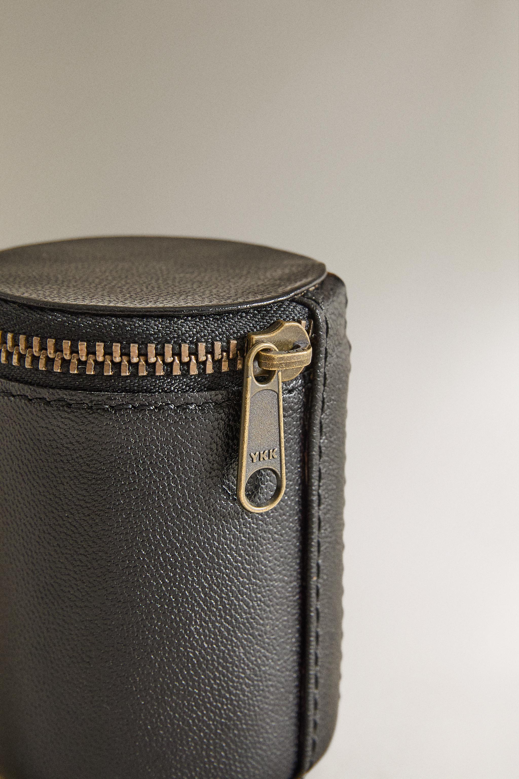 TROUSSE EN CUIR CYLINDRIQUE