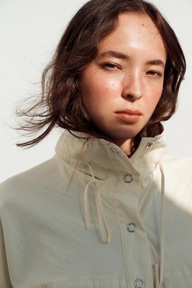 VESTE EN NYLON AVEC POCHES - Beige de Zara - Image 4