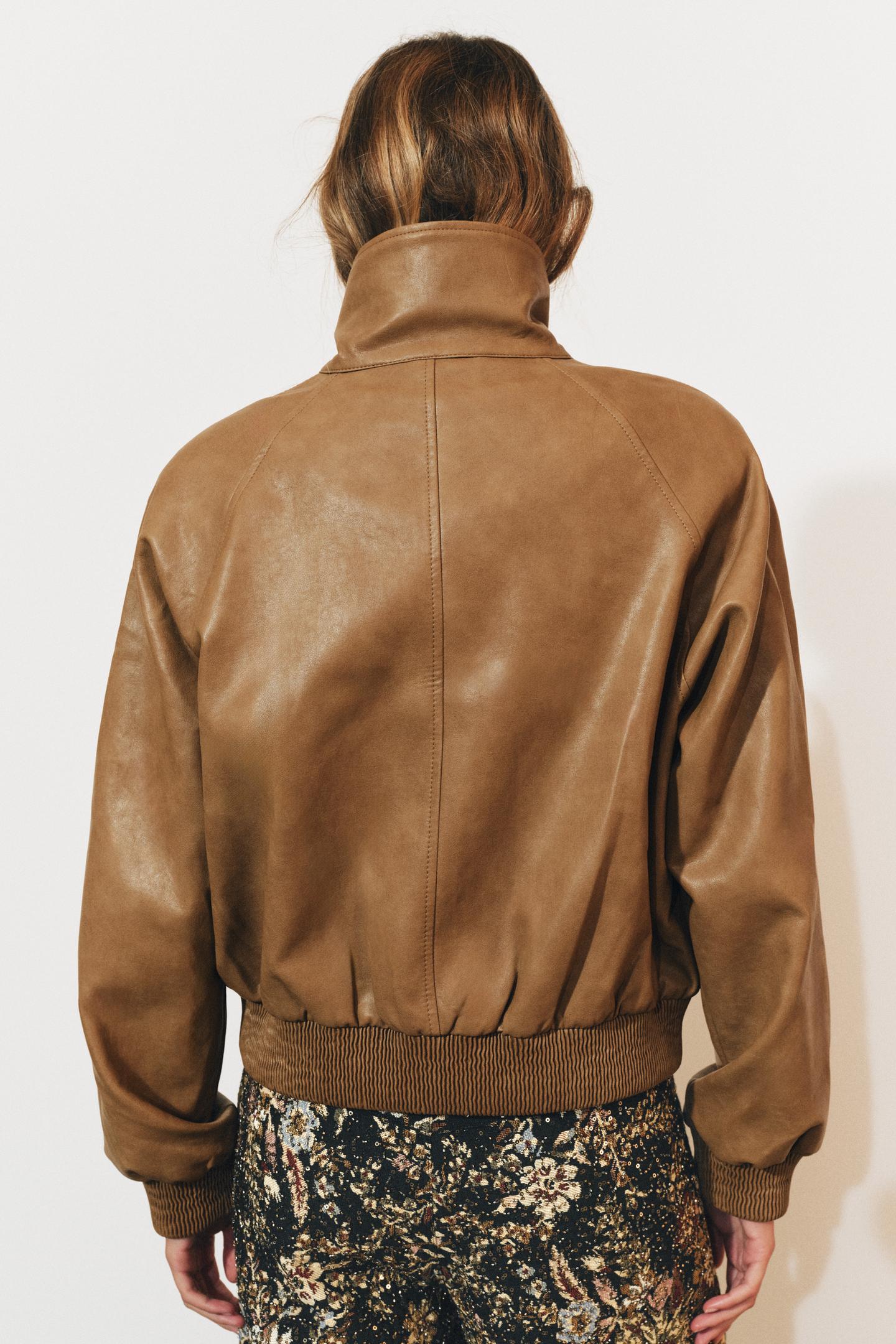 Женская куртка Zara Faux Leather Jacket ZW Collection, цвет: Верблюжий — фото 3