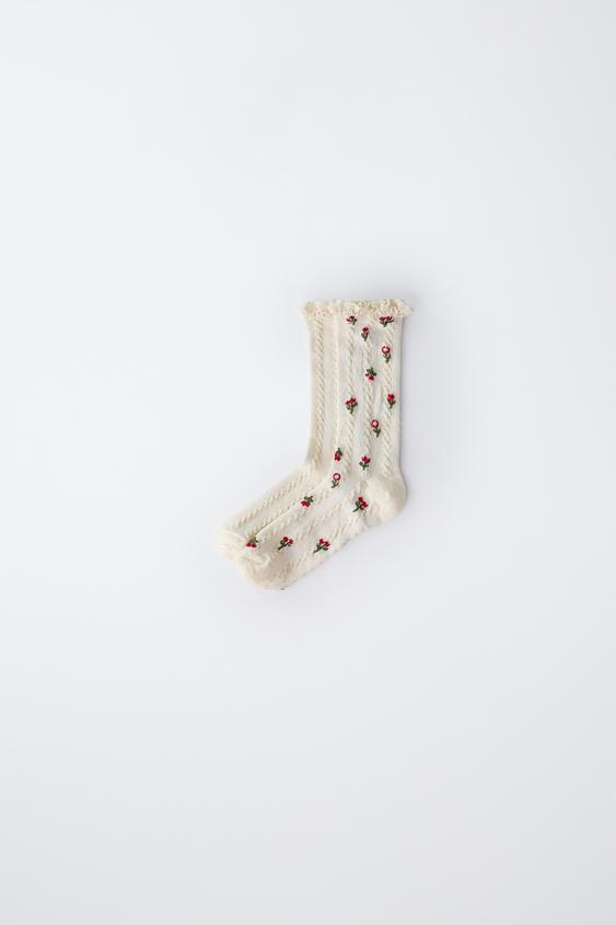 CALCETÍN ROMÁNTICO FLORES BORDADAS PUNTILLA - Crudo de Zara - Imagen 0