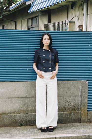 ダブルブレスト仕様ショートスリーブブレザーネイビーブルーZaraのダブルブレスト仕様ショートスリーブブレザー - ネイビーブルー 