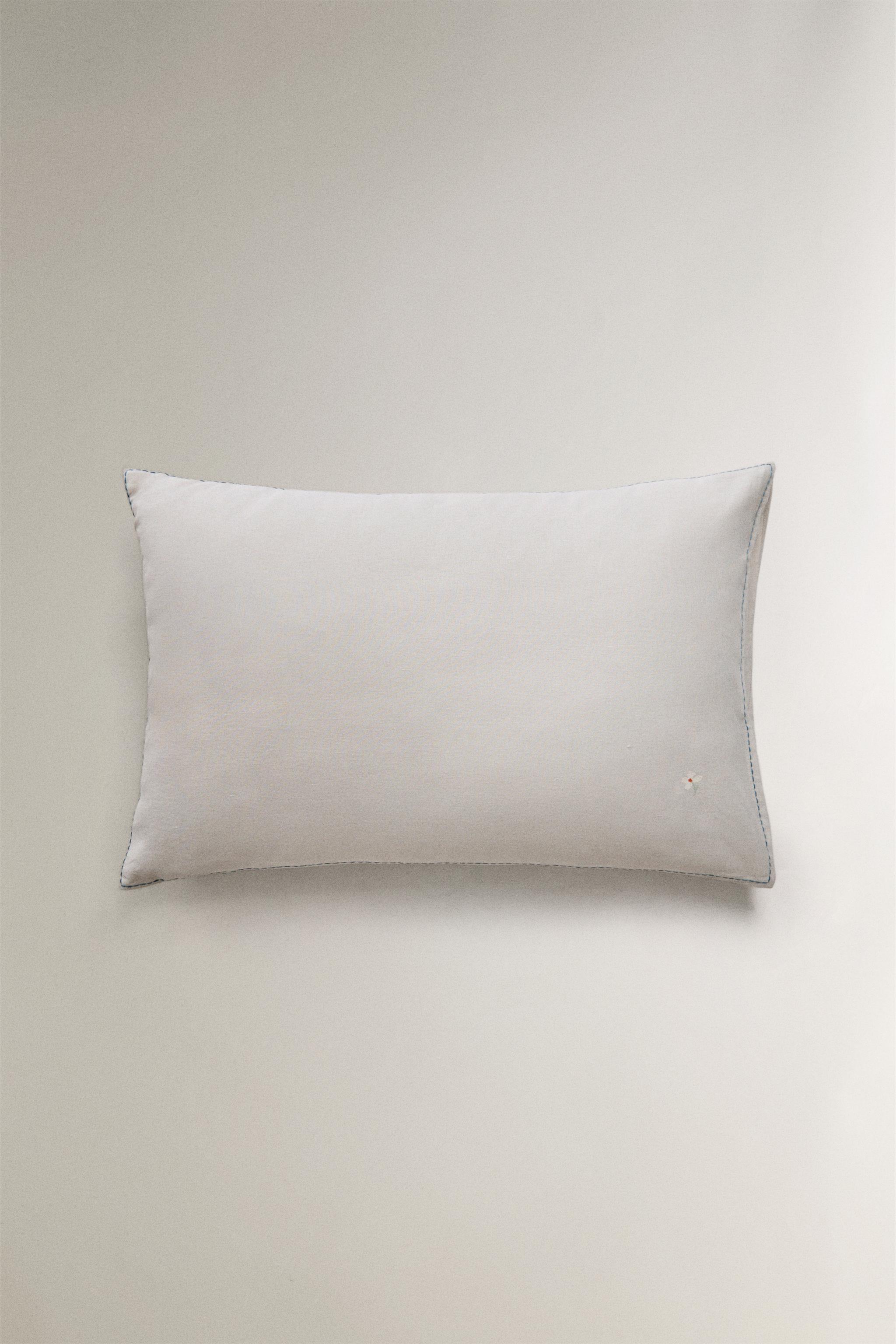 KIDS' FLORAL AND STRIPE PILLOWCASE — Grayish