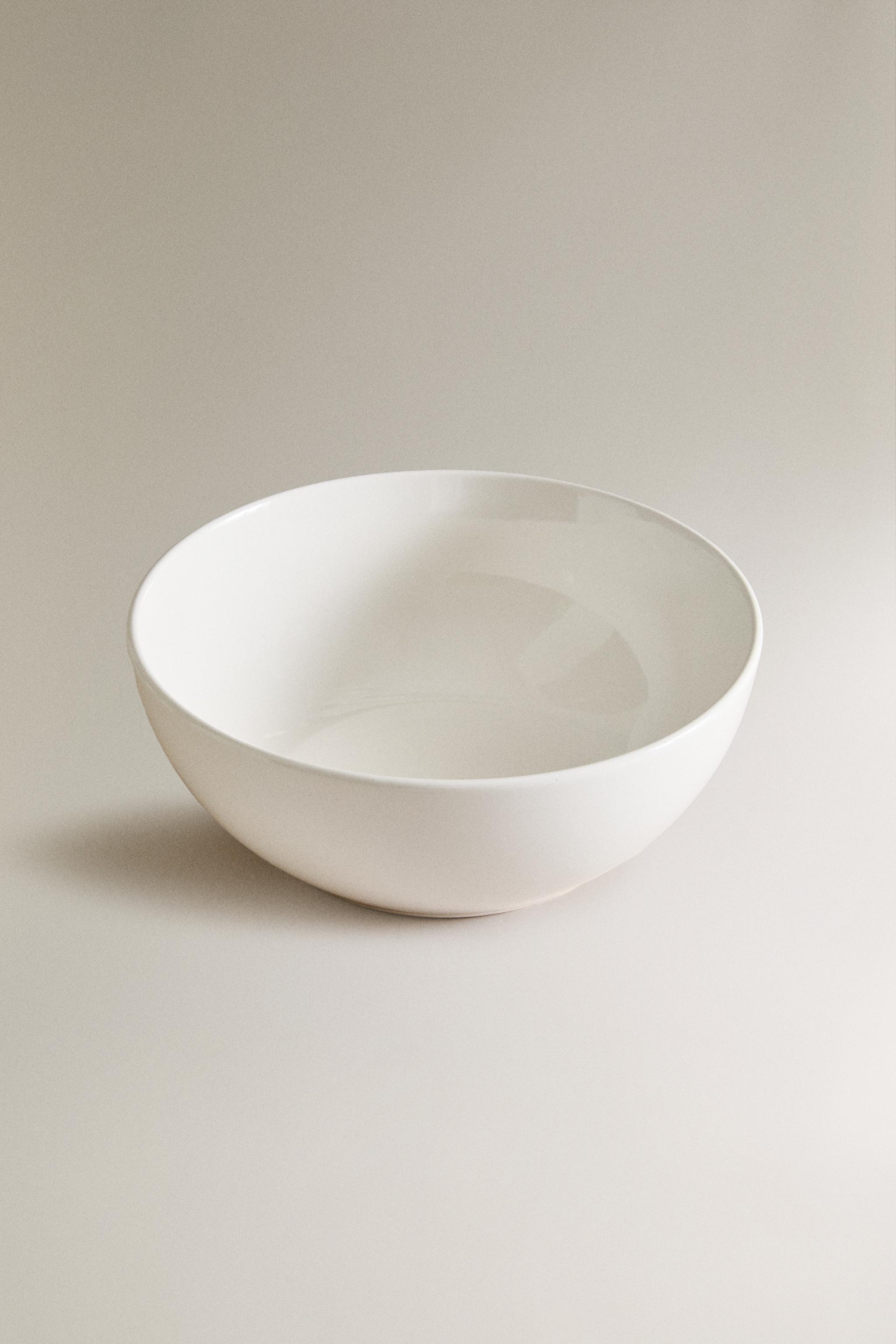 STONEWARE SALAD BOWL — White