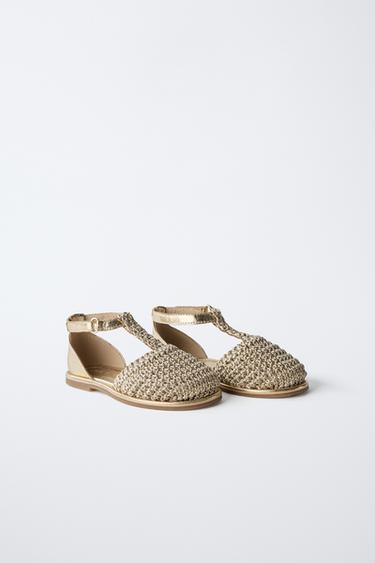 CHAUSSURES TRESSÉES Or ZARA France - Main Image