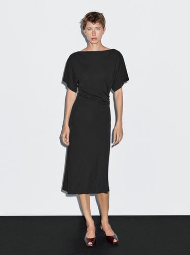 Vestido midi detalle frunce - Negro de Zara