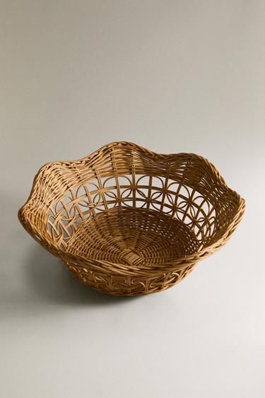 RATTAN HAMPER WITH A SCALLOPED EDGE - Light beige by Zara - Image 1