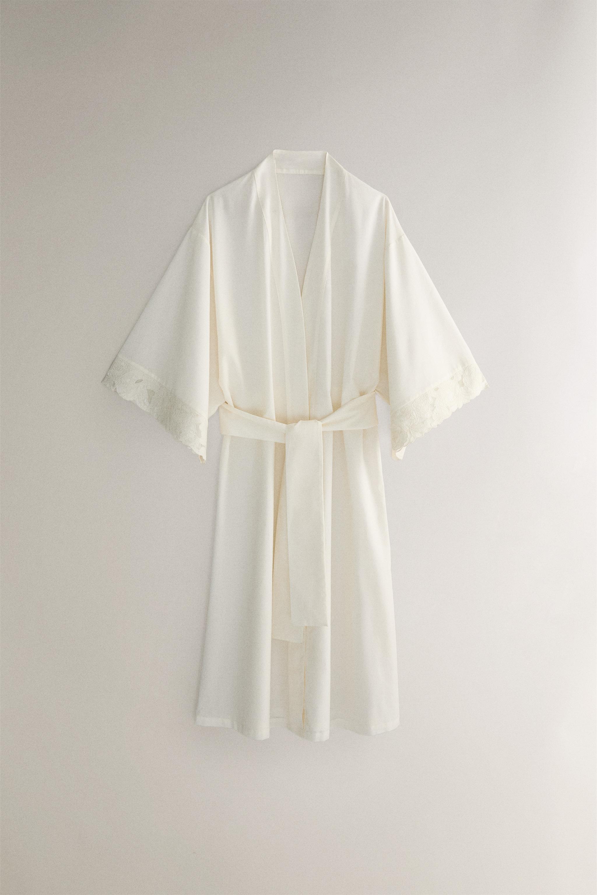 ZARA エンブロイダリー ベルベット キモノ ガウン 新品】新品 ZARA ベルベット キモノ刺繍ガウン 黒 正規品 着物