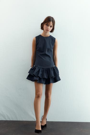 КОРОТКОЕ ПЛАТЬЕ В КЛЕТКУ С ВОЛАНАМИ — ИНДИГО от Zara