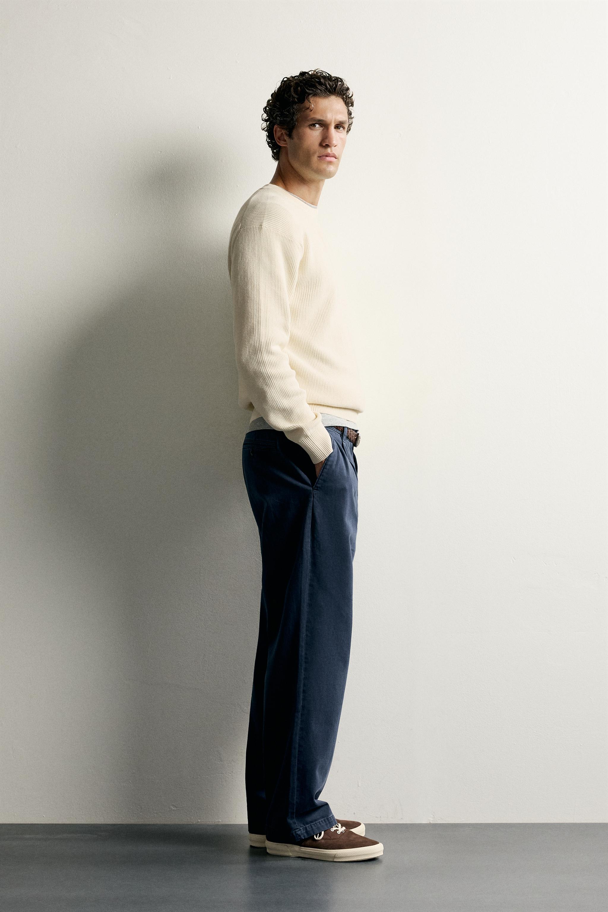REGULAR FIT KNIT SWEATER